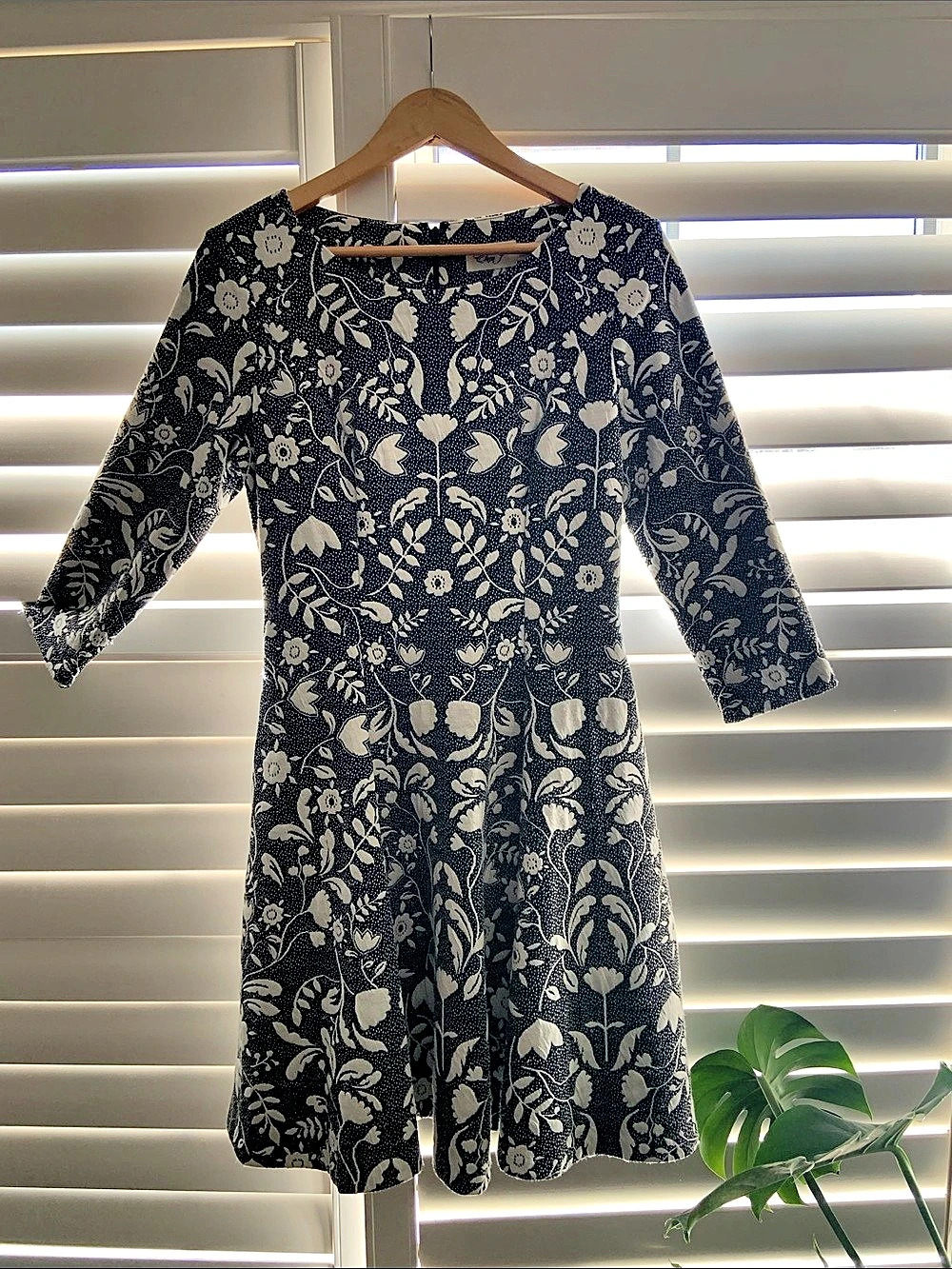 Elsa J Floral Mini Dress in Blue & White Like New